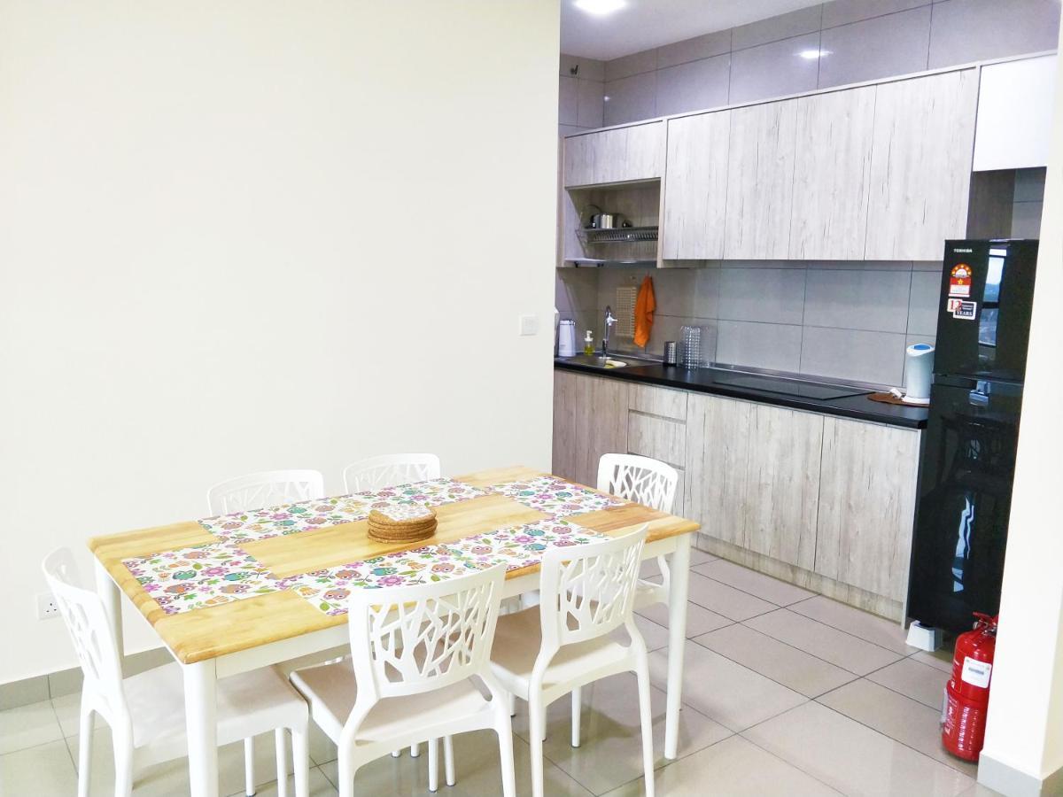פוטראג'איה Netflix# Conezion Ioi Resort City By Salaam Suites מראה חיצוני תמונה